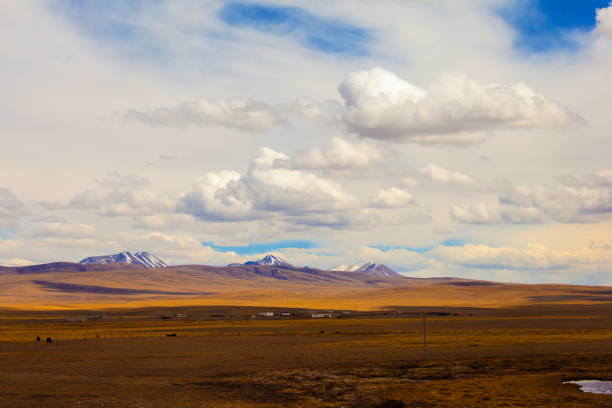 istock Qinghai - Tibet Plateau scenery 912811954