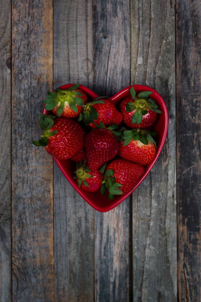istock Strawberry bowl 912826582