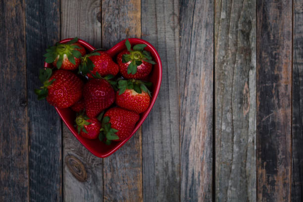 istock Strawberry bowl 912826962