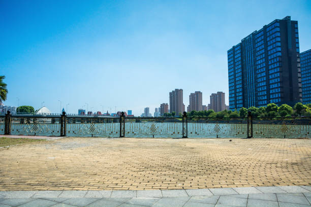 istock Modern office building with traffic in motion blur 912845686