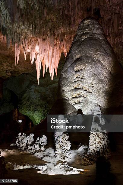Estalagmites - Fotografias de stock e mais imagens de Parque nacional de Carlsbad Caverns - Parque nacional de Carlsbad Caverns, Parque Nacional, Amor à Primeira Vista