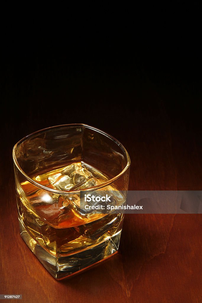 Whisky y Copyspace - Foto de stock de Barra - Bar libre de derechos