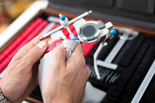 istock Eyesight test glasses polishing 912875382