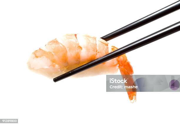 Sushi I Pałeczki Strzał Na Białym - zdjęcia stockowe i więcej obrazów Bez ludzi - Bez ludzi, Ekskluzywne restauracje, Fotografika