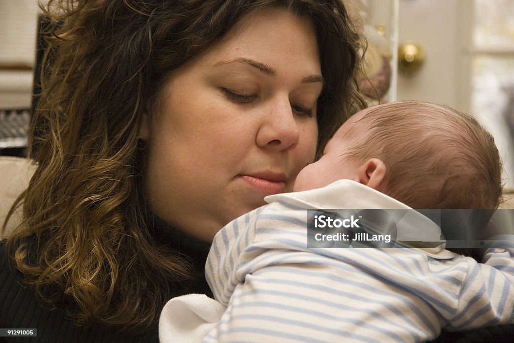 Mãe segurando Bebê - Royalty-free Adulto Foto de stock