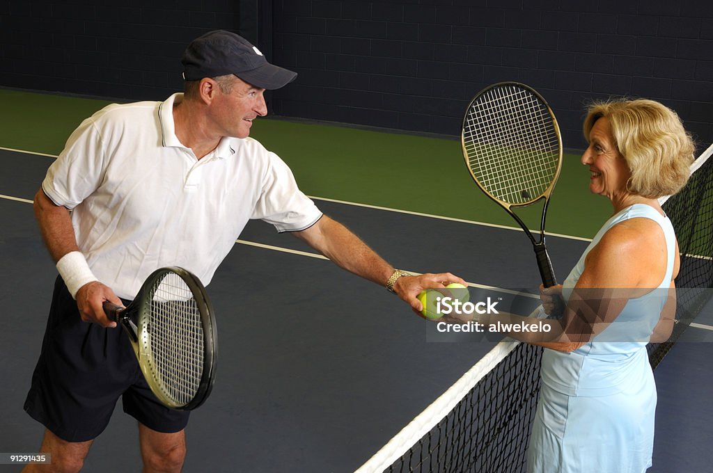 Senior de remise en forme et de Match de Tennis - Photo de Tennis libre de droits