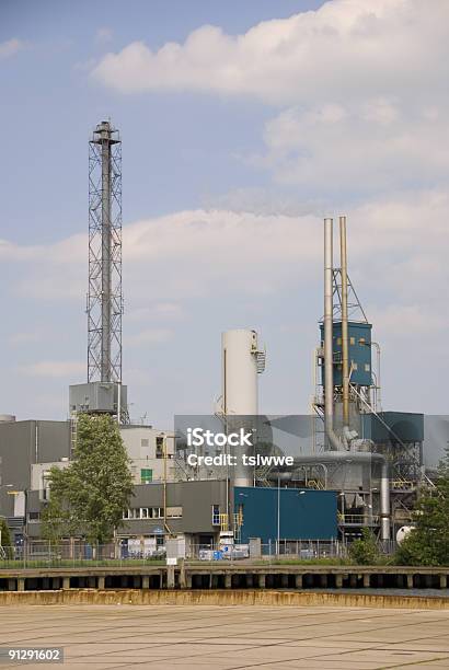 Von Einer Chemischen Fabrik Verschmutzung Stockfoto und mehr Bilder von Chemiefabrik - Chemiefabrik, Fabrik, Farbbild