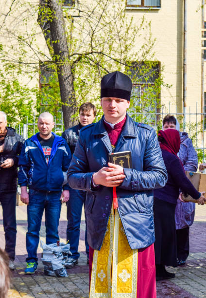 nabożeństwo wielkanocne. - cleric traditional culture spirituality religion zdjęcia i obrazy z banku zdjęć