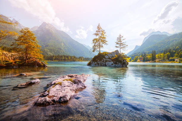 istock Amazing sunny summer day on the Hintersee lake 912935918