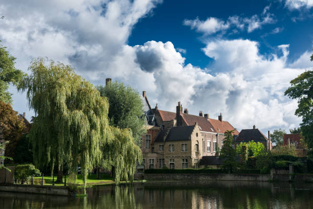 istock Minnewater in Bruges, Belgium 912953392