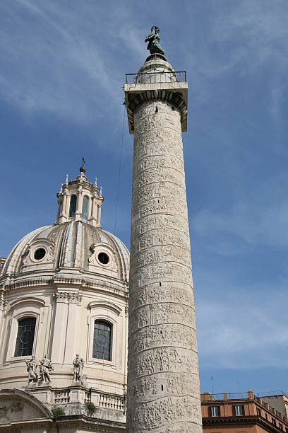 colonne trajano ´ s (rome - trajano photos et images de collection