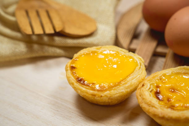istock Egg tart sweet dessert with egg and custard cream 912986090