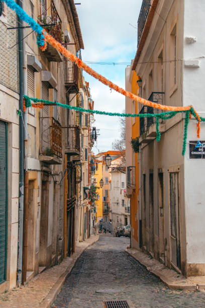 istock Street in Lisbon 913005976