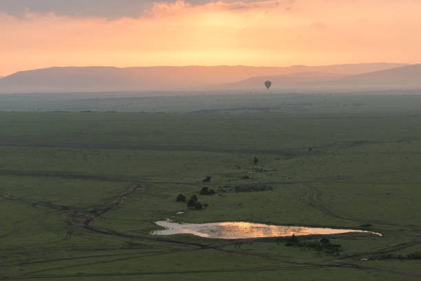istock hot air balloon over the Maasai Mara 913010286