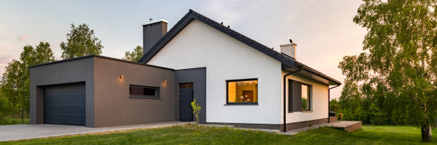 istock Stylish house with large lawn 913010330