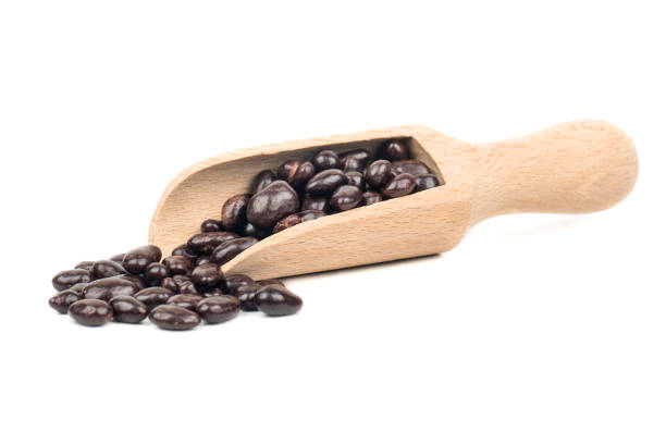 istock Sunflower seeds in chocolate 913023396