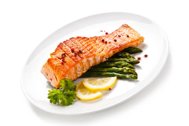 istock Fish dish - grilled salmon and asparagus 913034254