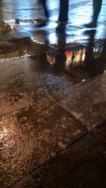 istock City in the rain 913035288