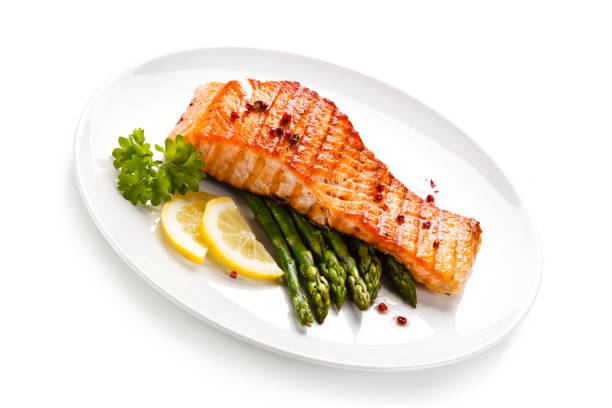 istock Fish dish - grilled salmon and asparagus 913035380