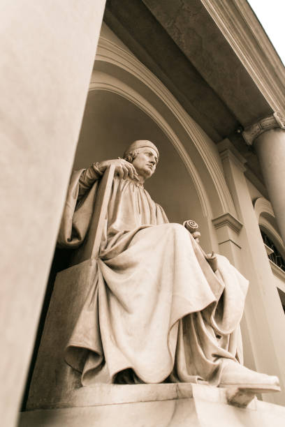 istock Statue in Florence, Italy 913049142