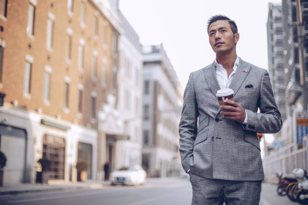 istock Businessman on the street 913056304