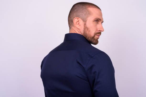 portrait d’homme d’affaires sur fond blanc - human muscle back muscular build men photos et images de collection