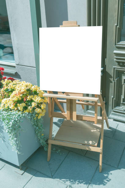 istock Signboard frame stand blank menu shop restaurant outdoors 913078404