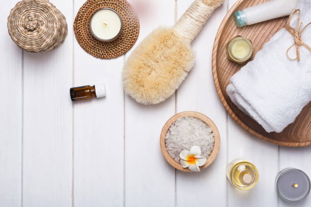 istock Spa accesories and cosmetcis on the white table 913081930