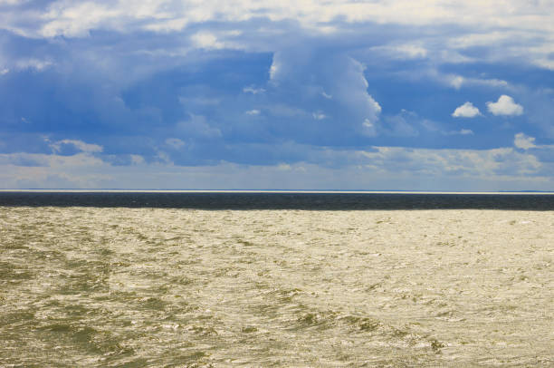 il mar baltico vicino a hiiumaa in estonia. - hiiumaa foto e immagini stock