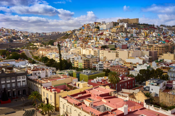 istock Panoramic view of historical downtown of Las Palmas 913088162