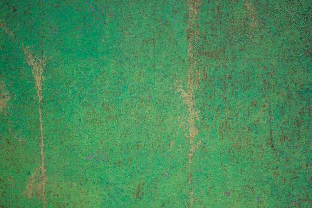 istock Worn dark green rusty metal texture background 913105130