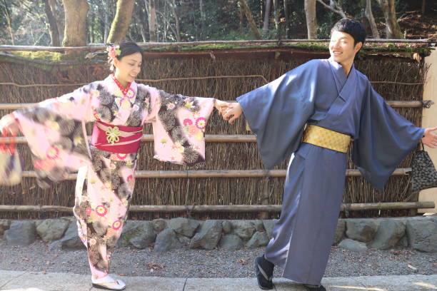 istock Kimono wedding photo 913113792