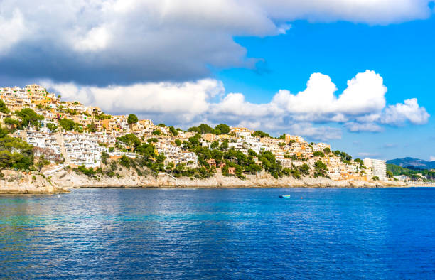Coast view of Cala Fornells on Mallorca island, Spain Coastline of Cala Fornells on Majorca, Spain Balearic islands seaside views of cala fornells mallorca stock pictures, royalty-free photos & images