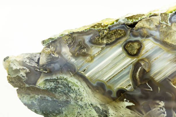 istock Onyx agate with calcite-close-up 913134218