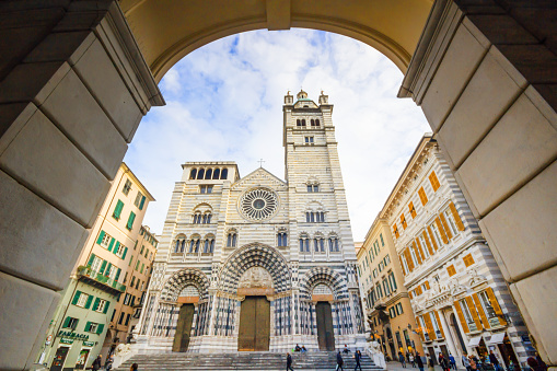 Catedral y famoso en el centro de la ciudad de Génova Italia, Cattedrale di San Lorenzo photo