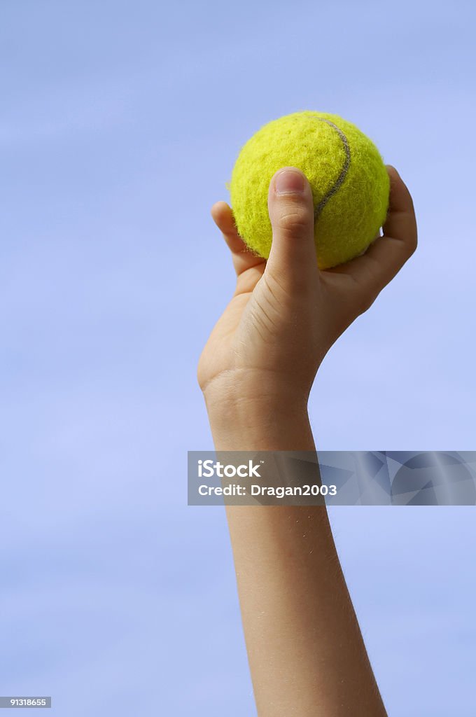 Ręka z Piłka do tenisa - Zbiór zdjęć royalty-free (Tenis)