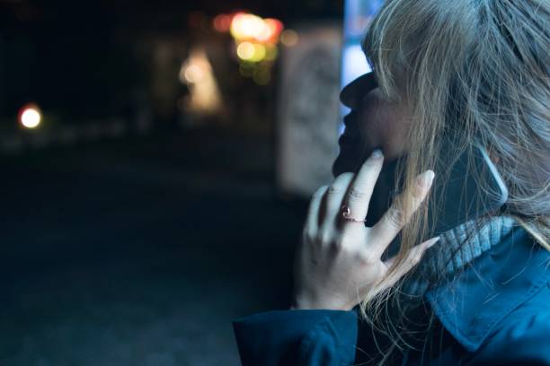 istock Japanese woman using a smartphone 913189904
