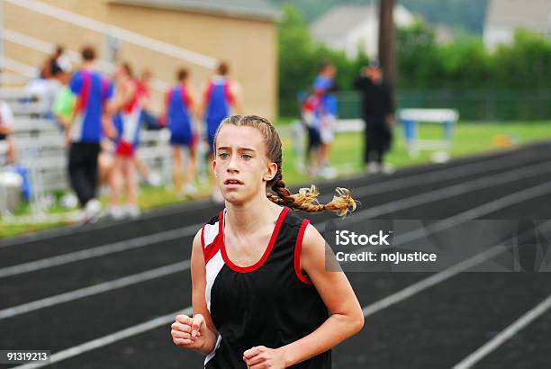 Foto de Determinação e mais fotos de stock de Colégio - Educação - Colégio - Educação, Atletismo, Pista de Corrida