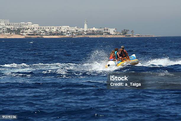 Descanse Junto Al Mar Foto de stock y más banco de imágenes de Actividades recreativas - Actividades recreativas, Adolescencia, Adolescente