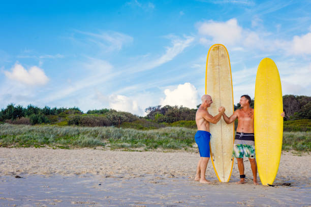 istock Australian Mature Age Surfing Mates 913193722