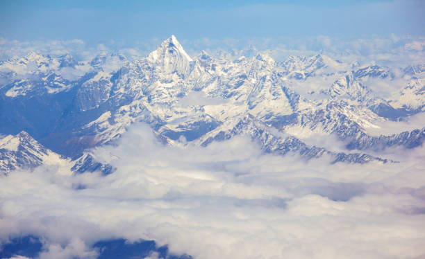 istock Qinghai - Tibet Plateau-overlook Siguniang Mountains 913196892
