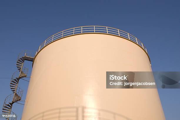 Foto de Tanque De Combustível e mais fotos de stock de Aço - Aço, Combustível fóssil, Compartimento de armazenamento