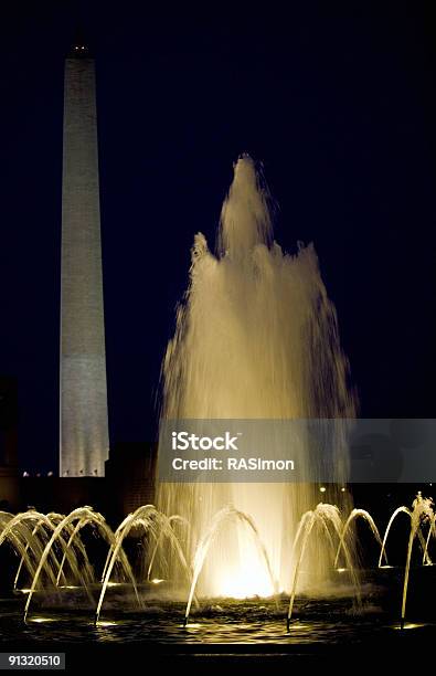 Foto de Monumentos Na National Mall e mais fotos de stock de Bandeira - Bandeira, Bandeira Norte-Americana, Capitais internacionais