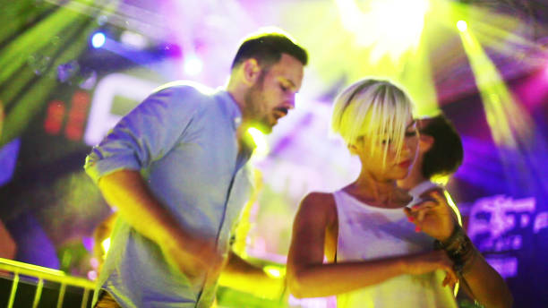 istock Couple on festival 913210952