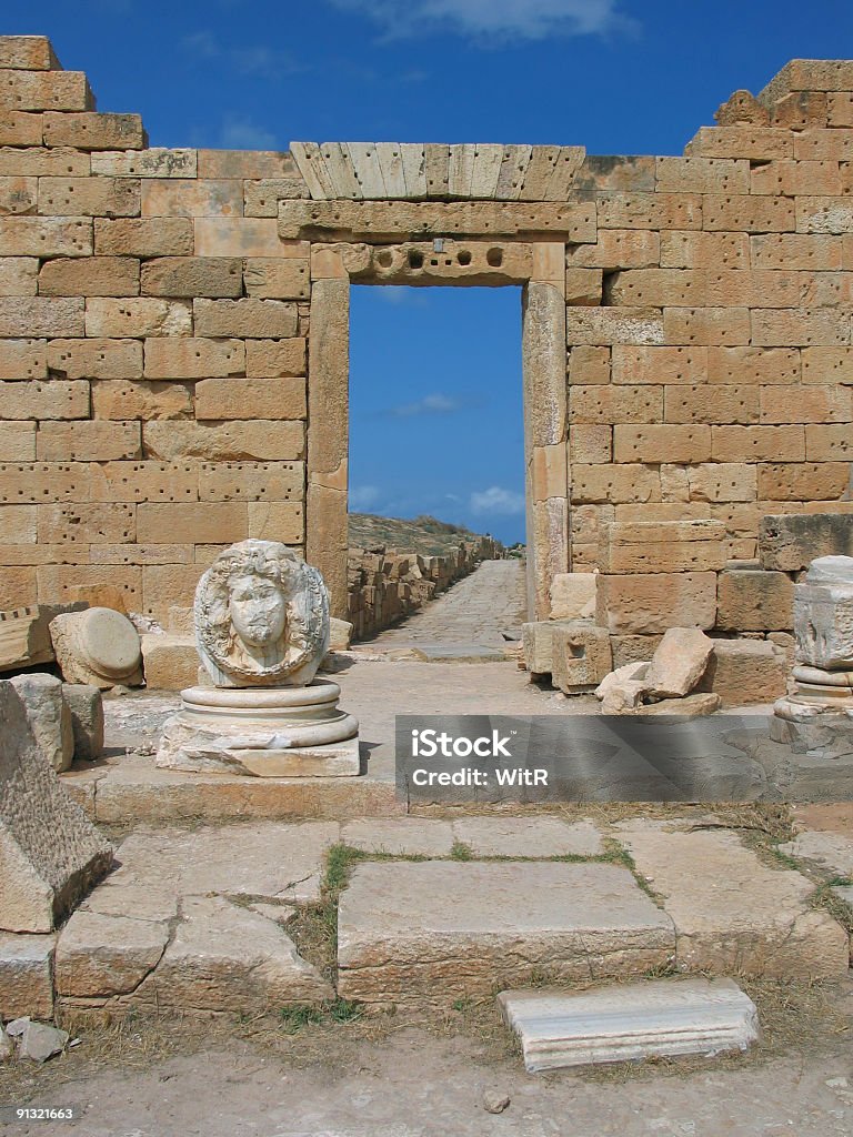 Leptis Magna-Porta di Severan Forum - Foto stock royalty-free di Africa