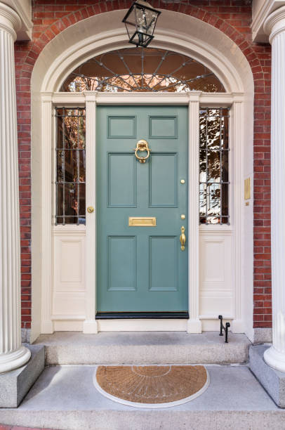 istock Front door with a decorative entrance 913230718