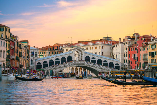 istock Rialto Bridge in Venice, Italy 913241852