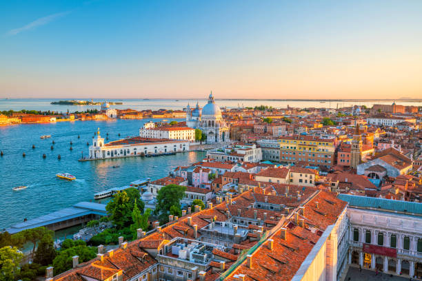 istock Top view of old town Vanice at sunset 913241914