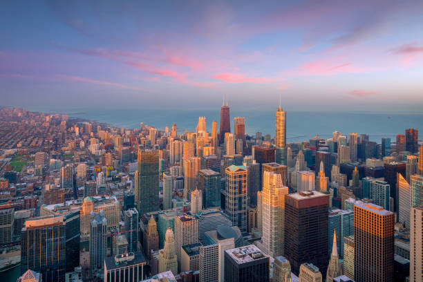 istock Aerial view of Chicago downtown 913241960
