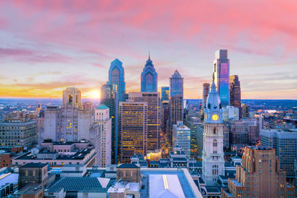 istock Skyline of downtown Philadelphia at sunset 913241976